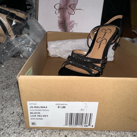 BNWT Jessica Simpson Balina platform heels in Lux velvet with embellishments - Picture 3 of 9